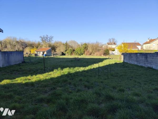 THIERVILLE SUR MEUSE - Maison de maître à rénover avec terrain à bâtir et dépendances