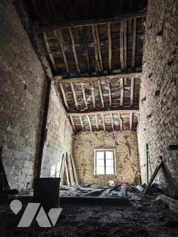 THIERVILLE SUR MEUSE - Maison de maître à rénover avec terrain à bâtir et dépendances