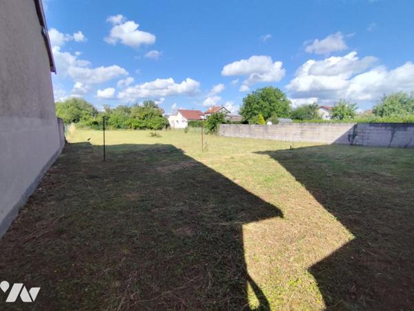 THIERVILLE SUR MEUSE - Maison de maître à rénover avec terrain à bâtir et dépendances