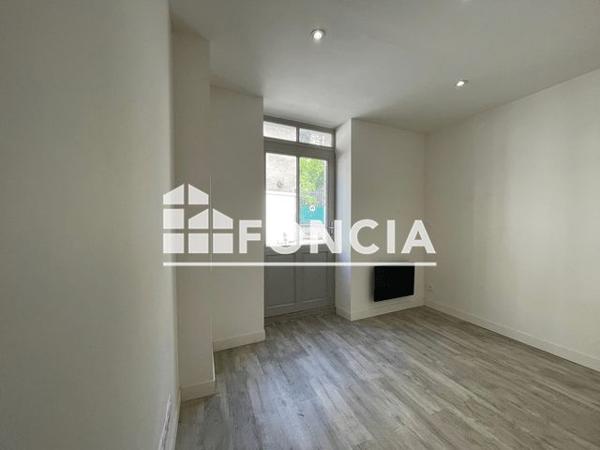 Location Appartement 3 pièces 42 m² - 2 RUE DES QUATRES ROUES Poitiers 86000