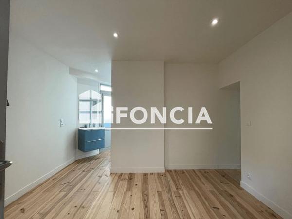 Location Appartement 3 pièces 42 m² - 2 RUE DES QUATRES ROUES Poitiers 86000