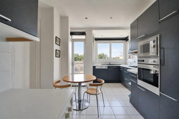 LILLE CENTRE – SQUARE FOCH – 123 M² – 3 CHAMBRES – ASCENSEUR – PARKING – BALCONS