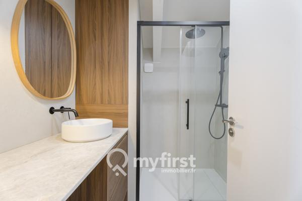 Toulon (83000) Dernier étage au Mourillon : un écrin de charme prêt à vivre, entre marché et plages