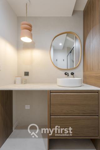 Toulon (83000) Dernier étage au Mourillon : un écrin de charme prêt à vivre, entre marché et plages