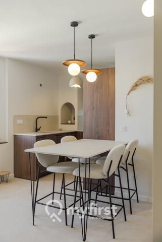 Toulon (83000) Dernier étage au Mourillon : un écrin de charme prêt à vivre, entre marché et plages