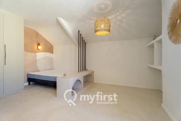 Toulon (83000) Dernier étage au Mourillon : un écrin de charme prêt à vivre, entre marché et plages