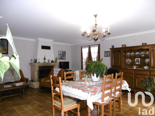 Pavillon 5 pièces de 117 m² à Adriers (86430)