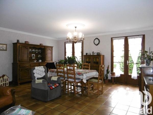 Pavillon 5 pièces de 117 m² à Adriers (86430)