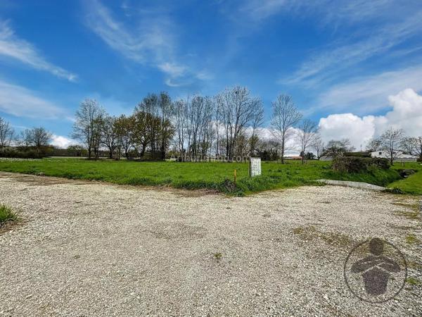 Vente Terrain 803 m2 à Saint-Médard-de-Guizières