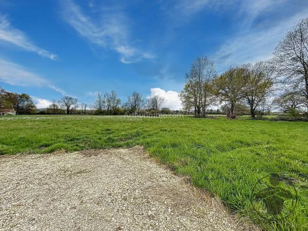 Vente Terrain 803 m2 à Saint-Médard-de-Guizières