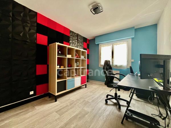 A ROANNE Appartement 70 m2, 2 CHAMBRES - 2ème étage avec ascenseur, GARAGE