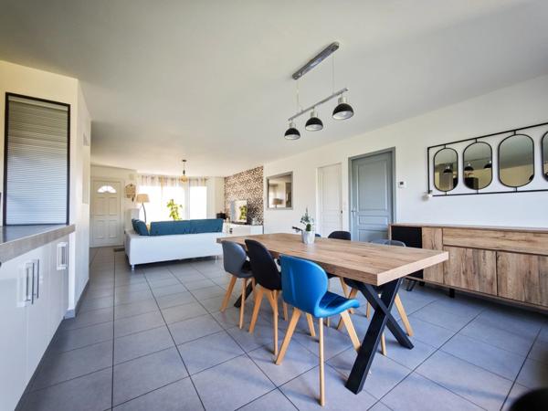 PAVILLON DE PLAIN-PIED SAINT MACAIRE EN MAUGES