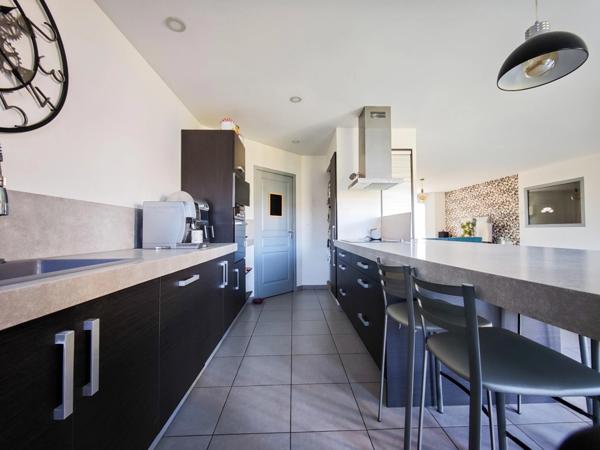 PAVILLON DE PLAIN-PIED SAINT MACAIRE EN MAUGES