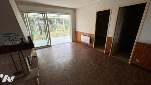 Située à 3km de la mer, Une maison d'habitation de 44.85m² habitables sur 730m² de terrain