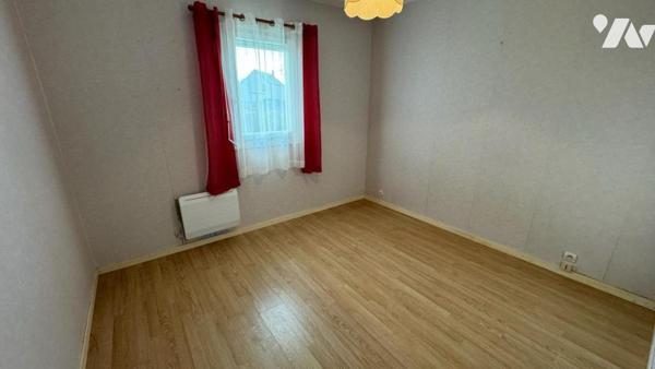 Située à 3km de la mer, Une maison d'habitation de 44.85m² habitables sur 730m² de terrain