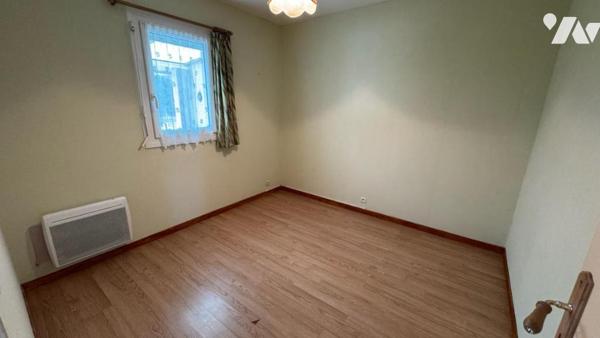 Située à 3km de la mer, Une maison d'habitation de 44.85m² habitables sur 730m² de terrain