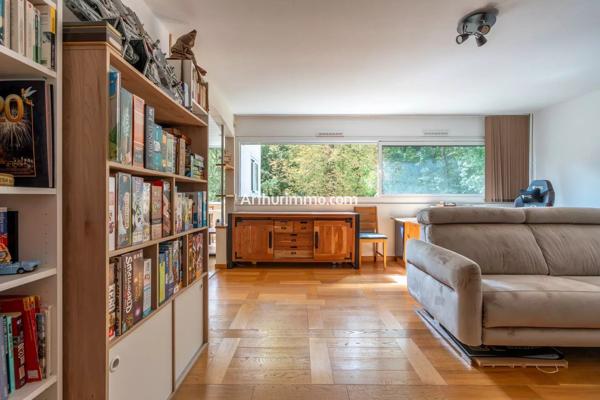 Vente                                                      Appartement
                        
                     4 pièces                                         à Sucy-en-Brie