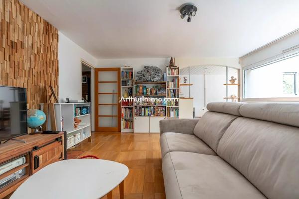 Vente                                                      Appartement
                        
                     4 pièces                                         à Sucy-en-Brie