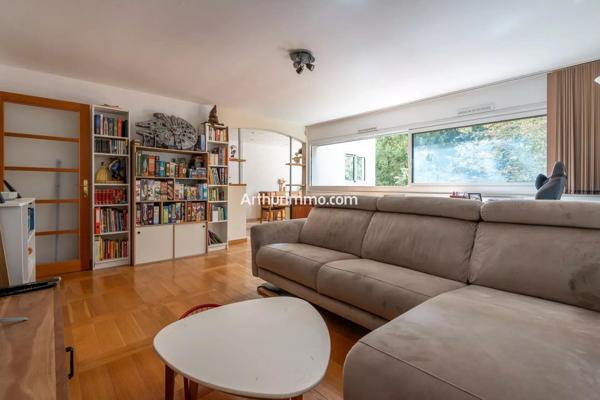 Vente                                                      Appartement
                        
                     4 pièces                                         à Sucy-en-Brie