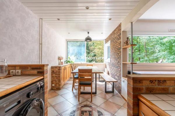 Vente                                                      Appartement
                        
                     4 pièces                                         à Sucy-en-Brie