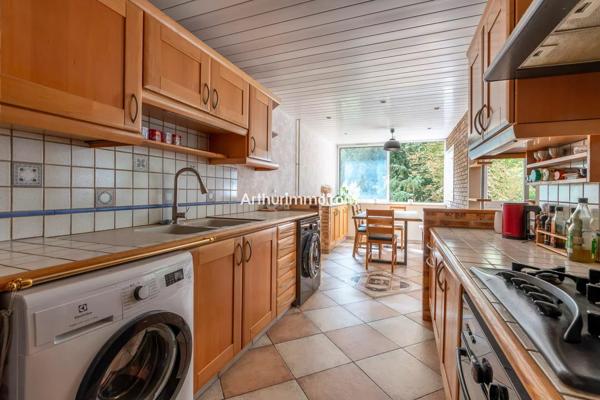 Vente                                                      Appartement
                        
                     4 pièces                                         à Sucy-en-Brie