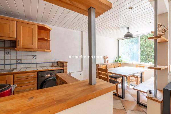 Vente                                                      Appartement
                        
                     4 pièces                                         à Sucy-en-Brie