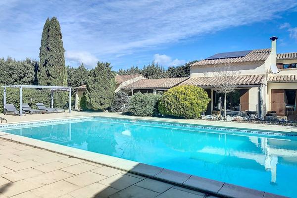 Vente Maison de luxe Uzès 6 Pièces 223 m²
