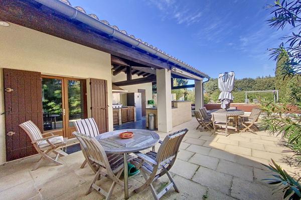 Vente Maison de luxe Uzès 6 Pièces 223 m²