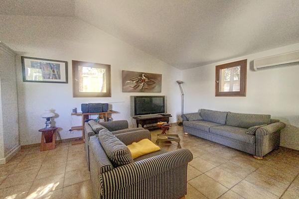 Vente Maison de luxe Uzès 6 Pièces 223 m²