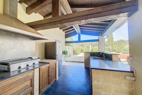 Vente Maison de luxe Uzès 6 Pièces 223 m²