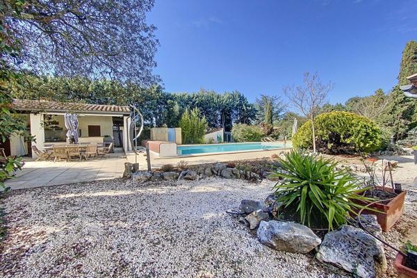 Vente Maison de luxe Uzès 6 Pièces 223 m²
