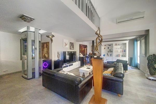 Vente Maison de luxe Uzès 6 Pièces 223 m²