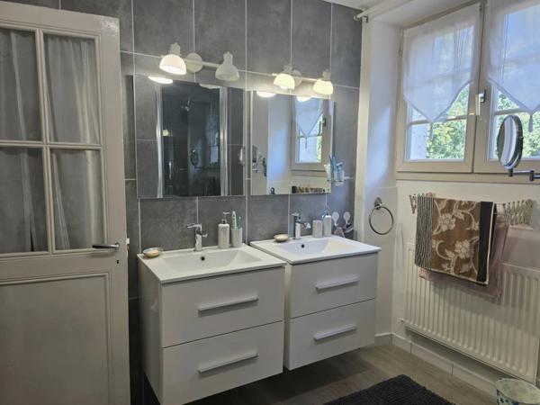 Moulin rénové avec goût et ses jolis volumes