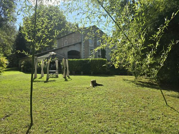 Moulin rénové avec goût et ses jolis volumes