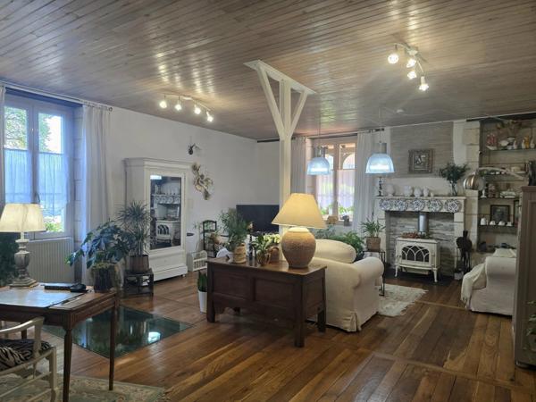 Moulin rénové avec goût et ses jolis volumes