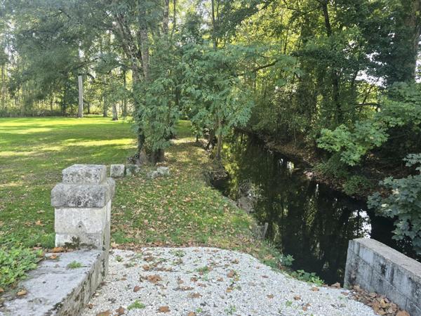 Moulin rénové avec goût et ses jolis volumes