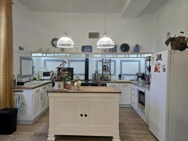 Moulin rénové avec goût et ses jolis volumes