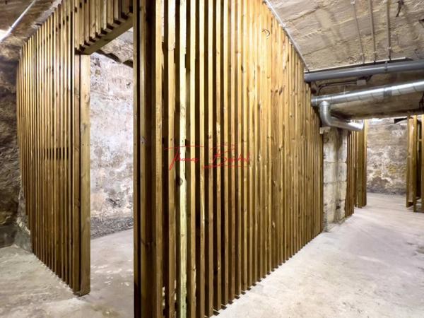 Parking / Box à vendre 4 pièces de 50 m²