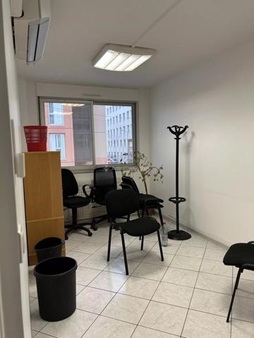 Location Bureau 1 pièces 11 m2 à Villeurbanne