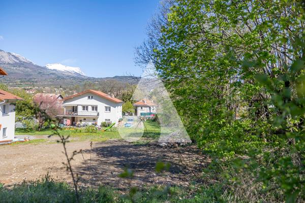 Terrain 1090 m2