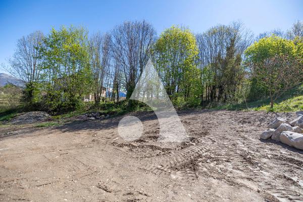 Terrain 1090 m2