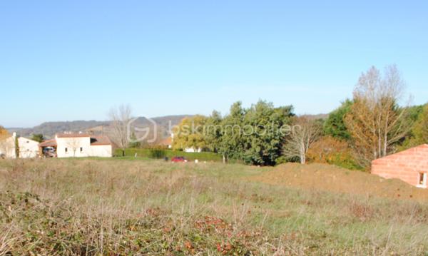 Terrain de 1 172 m²