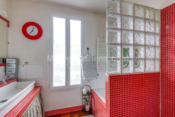 EXCLUSIVITE. Maison de charme en bon etat avec jardin et terrasse