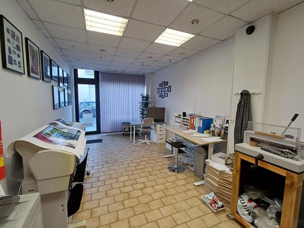 Local commercial Saint Avertin 50.68 m2