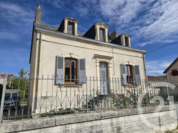 Maison à vendre  8 pièces - 166 m 2   SANCOINS  - 18