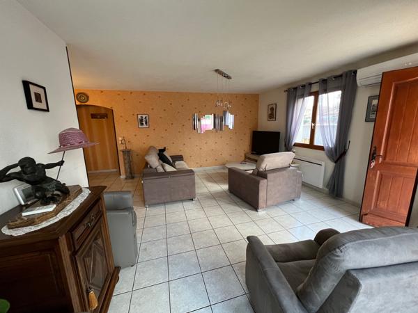 Villa T4 Plein pied, 3 faces 110 m2 et piscine