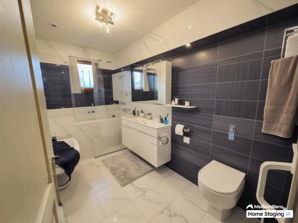 Villa T4 Plein pied, 3 faces 110 m2 et piscine