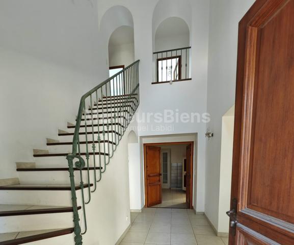 VILLA 220 M² S/TER 6645M²