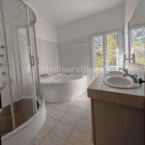 VILLA 220 M² S/TER 6645M²