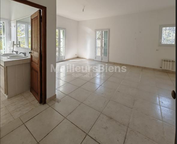 VILLA 220 M² S/TER 6645M²